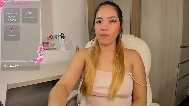 Snapshot of kata22sofia chatting on 12.03.25 kata22sofia online show from 12.03.25