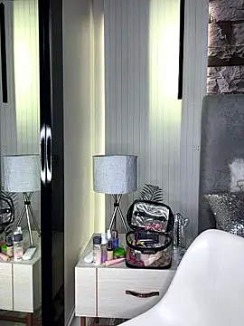 HannahCollyns online show from 01.09.26