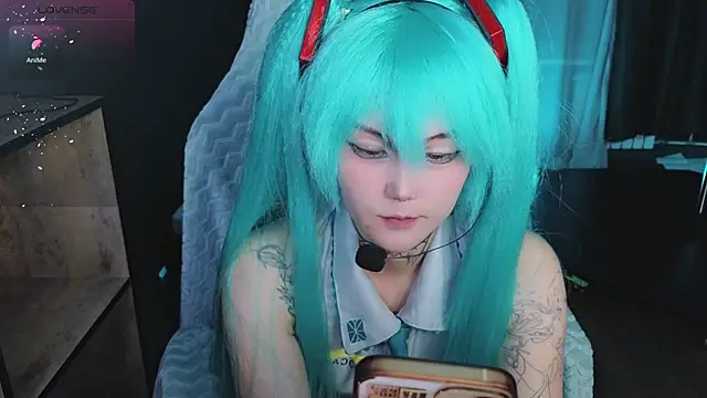 GothXRaven online show from 02.28.26