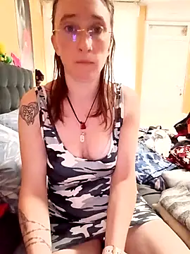 Snapshot of Sophierob1 chatting on 04.28.26 Sophierob1 online show from 04.28.26