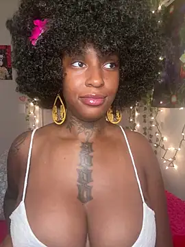 Snapshot of MistiSavannah chatting on 06.14.26 MistiSavannah online show from 06.14.26