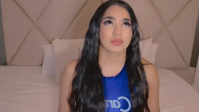 Snapshot of CharlotteeBrownn chatting on 05.27.26 CharlotteeBrownn online show from 05.27.26