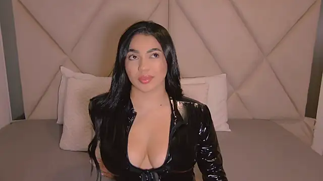 CharlotteeBrownn online show from 07.04.26