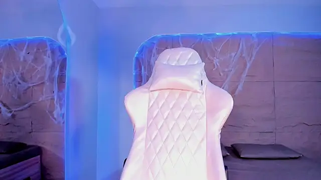 RenataLeclair online show from 10.31.25