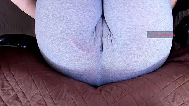 Cameltoe squirt inPants online show from 03.03.26