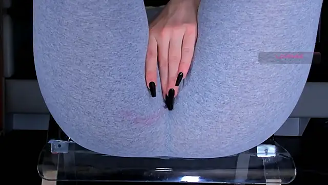 Cameltoe squirt inPants online show from 05.06.26