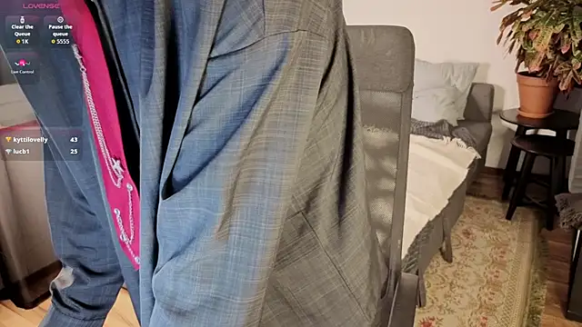 Snapshot of Your_avatar chatting on 03.10.26 Your avatar online show from 03.10.26