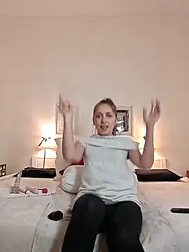 DaisyDea online show from 02.03.26