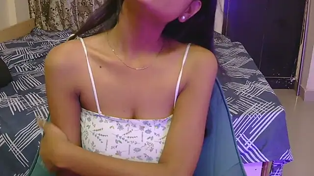 Snapshot of hoty-priya chatting on 05.27.26 hoty-priya online show from 05.27.26