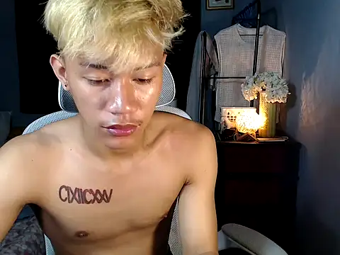 naughtyboyloy 0 online show from 12.17.25