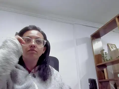 dalila macherano1 online show from 10.17.25