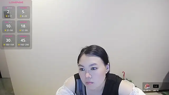 Snapshot of KateCondon chatting on 10.04.25 KateCondon online show from 10.04.25