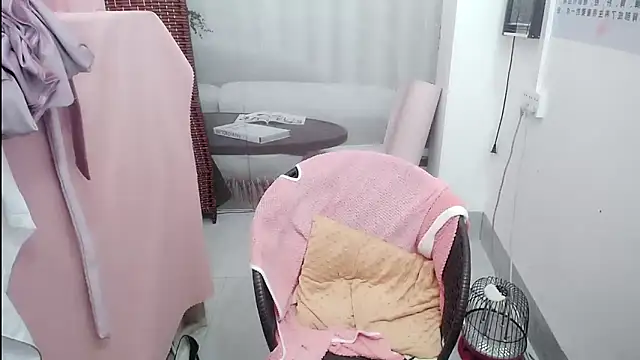 Snapshot of KateCondon chatting on 10.29.25 KateCondon online show from 10.29.25