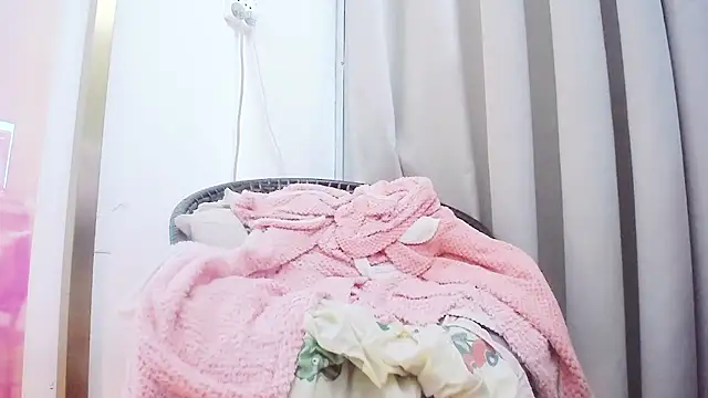 Snapshot of KateCondon chatting on 11.16.25 KateCondon online show from 11.16.25