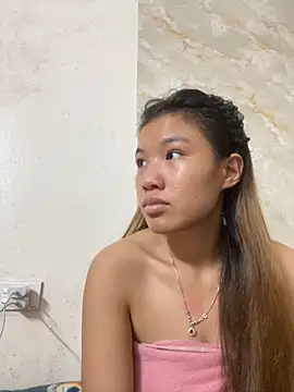 Snapshot of QueenLink chatting on 09.28.25 QueenLink online show from 09.28.25