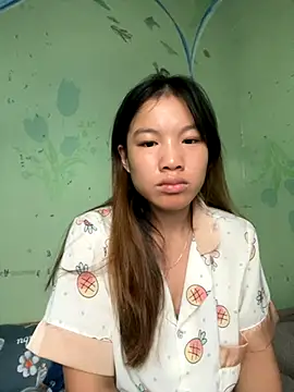 Snapshot of QueenLink chatting on 10.10.25 QueenLink online show from 10.10.25