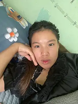 Snapshot of QueenLink chatting on 10.13.25 QueenLink online show from 10.13.25