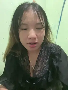 Snapshot of QueenLink chatting on 10.13.25 QueenLink online show from 10.13.25