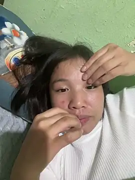 Snapshot of QueenLink chatting on 10.28.25 QueenLink online show from 10.28.25