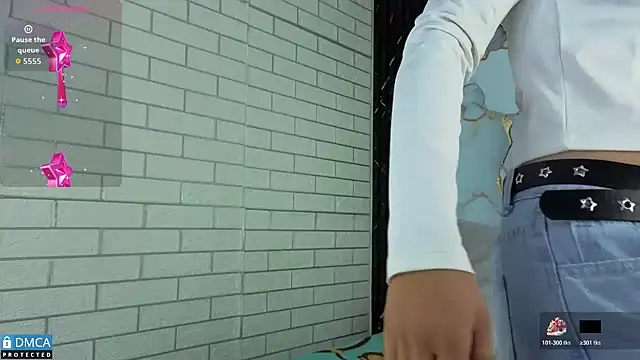 nena cupcake  online show from 10.25.25