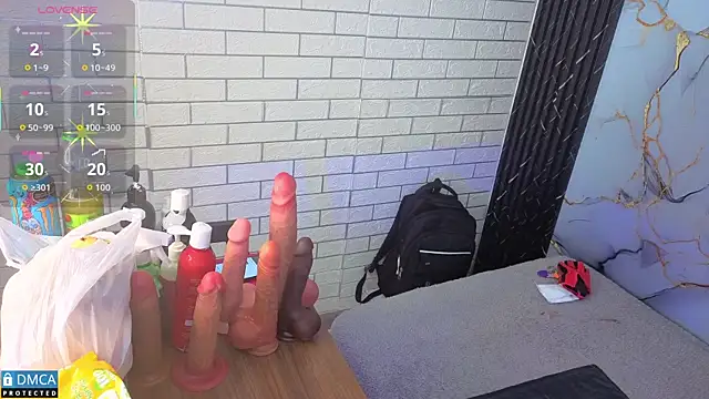 nena cupcake  online show from 12.20.25