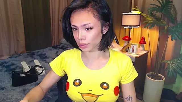 Snapshot of WILDROXIE chatting on 09.22.25 WILDROXIE online show from 09.22.25