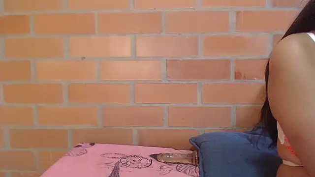 Montserrat Jay online show from 04.11.26