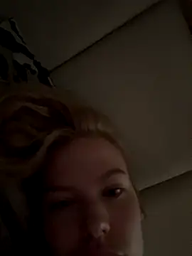 Snapshot of Chloemillerrxx chatting on 09.19.25 Chloemillerrxx online show from 09.19.25