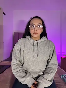 Snapshot of alehia_cute chatting on 05.22.26 alehia cute online show from 05.22.26
