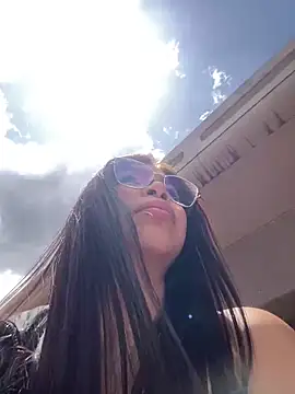 Maddy Piink online show from 02.05.26