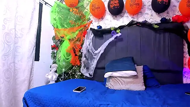 Snapshot of luciana_valentina chatting on 10.21.25 luciana valentina online show from 10.21.25