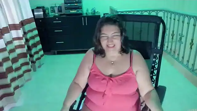 Snapshot of lina_maria99 chatting on 04.21.26 lina maria99 online show from 04.21.26