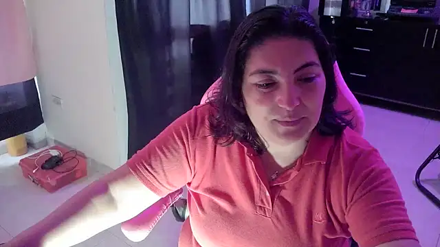 Snapshot of lina_maria99 chatting on 05.05.26 lina maria99 online show from 05.05.26