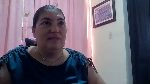 Snapshot of lina_maria99 chatting on 05.19.26 lina maria99 online show from 05.19.26
