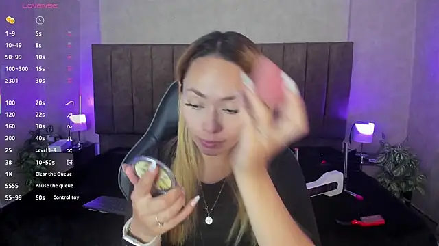 LanaMills  online show from 12.23.25