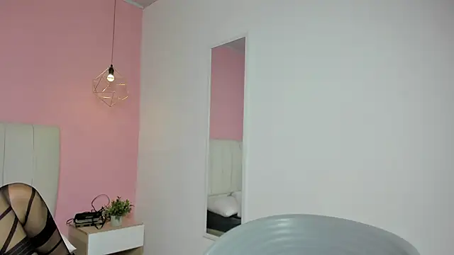 elisabethflores online show from 11.10.25