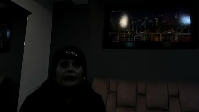 Snapshot of CharlotteCottin chatting on 05.15.26 CharlotteCottin online show from 05.15.26