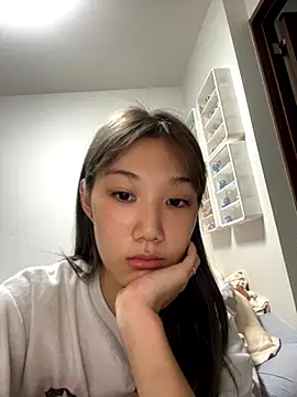 Snapshot of Yua_h02 chatting on 09.16.25 Yua h02 online show from 09.16.25