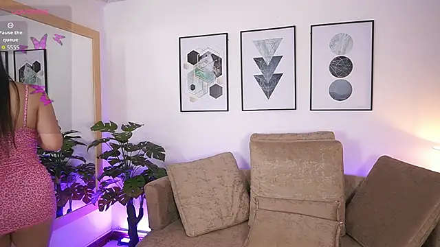 MilaCrave online show from 09.24.25