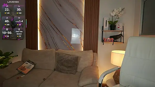 MilaCrave online show from 10.15.25