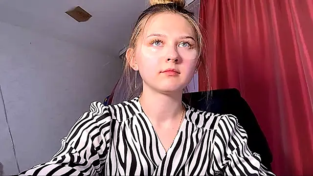 Snapshot of Smoke_mama chatting on 09.12.25 Smoke mama online show from 09.12.25