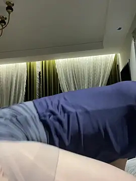 Y2Luvk online show from 02.19.26