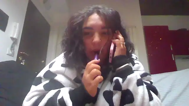 Snapshot of LadySophia03 chatting on 09.24.25 LadySophia03 online show from 09.24.25