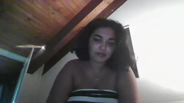 Snapshot of LadySophia03 chatting on 10.02.25 LadySophia03 online show from 10.02.25