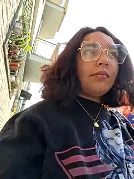 Snapshot of LadySophia03 chatting on 10.09.25 LadySophia03 online show from 10.09.25