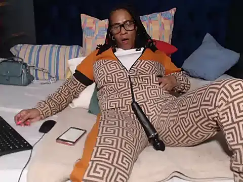 PrettyBoobsxx42 online show from 11.11.25