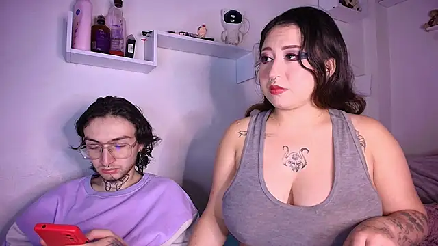 Snapshot of annyharriis chatting on 02.11.26 annyharriis online show from 02.11.26