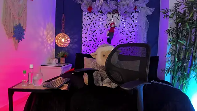 Adonis WB online show from 01.08.26