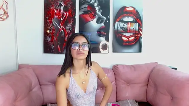 Miahotcs1 online show from 11.15.25