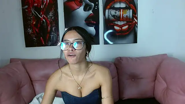 Miahotcs1 online show from 02.24.26